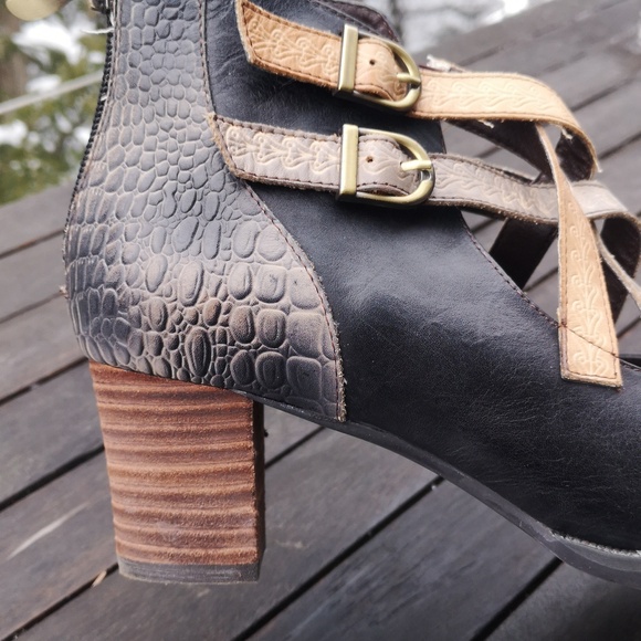 L'Artiste Spring Step funky strappy heels - Picture 5 of 13